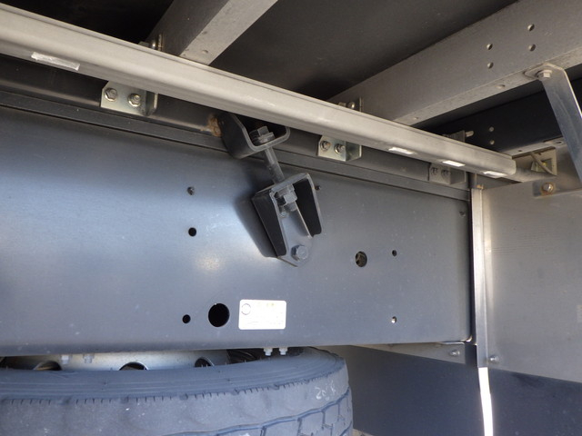 イスズ2PG-CYL77Cアルミウィング10t超燃タン300L+300L|中古トラックの販売・買取・査定のアイナビ