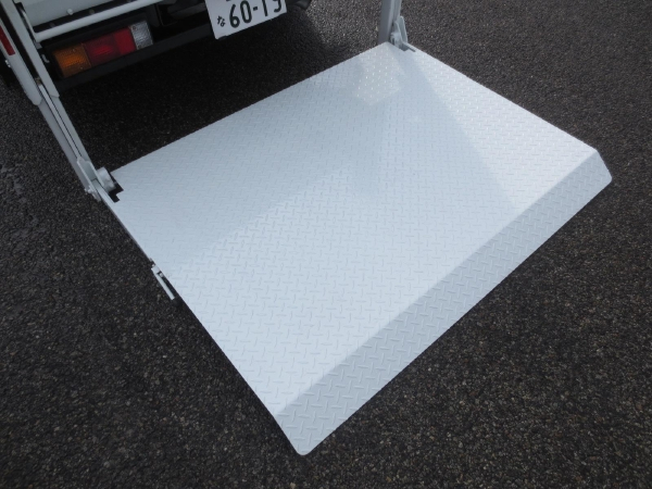 三菱キャンター平ゲート付|中古トラックの販売・買取・査定のアイナビ