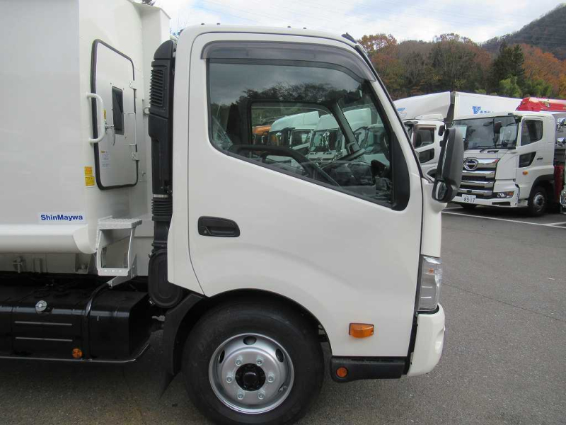 新明和 G-PX プレスパッカー 容量8.4立米 最大積載量2600㎏|中古トラックの販売・買取・査定のアイナビ