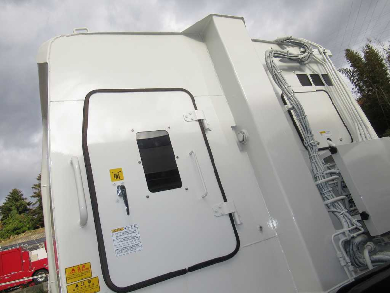 新明和 G-PX プレスパッカー 容量8.4立米 最大積載量2600㎏|中古トラックの販売・買取・査定のアイナビ