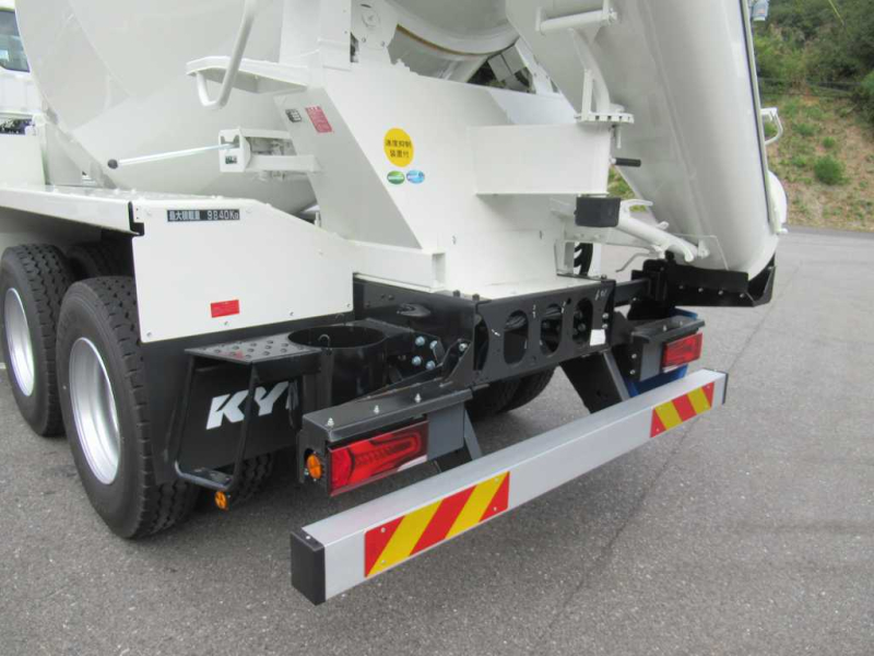 カヤバ ドラム容量8.7立米 最大混合容量.4立米|中古トラックの販売・買取・査定のアイナビ