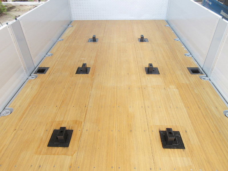 ★9570*2415*700★4軸低床★7MT★積載14.2t★アルミホイール|中古トラックの販売・買取・査定のアイナビ