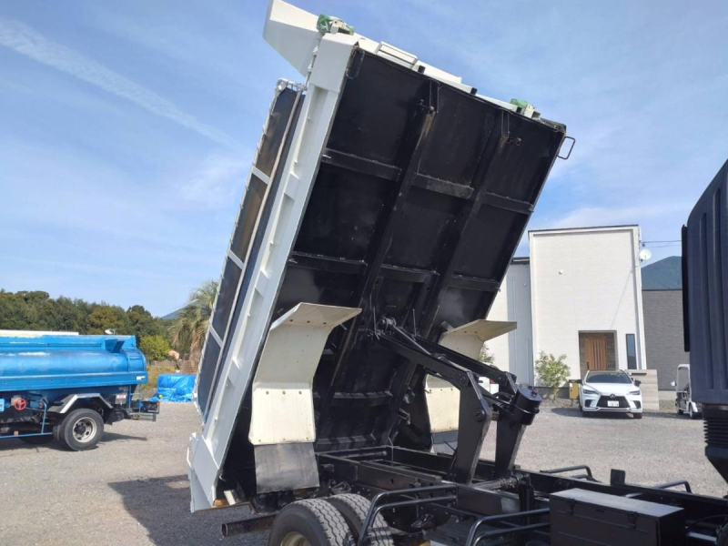 日野自動車レンジャー 4tダンプ 電動コボレーン 電動ミラー|中古トラックの販売・買取・査定のアイナビ