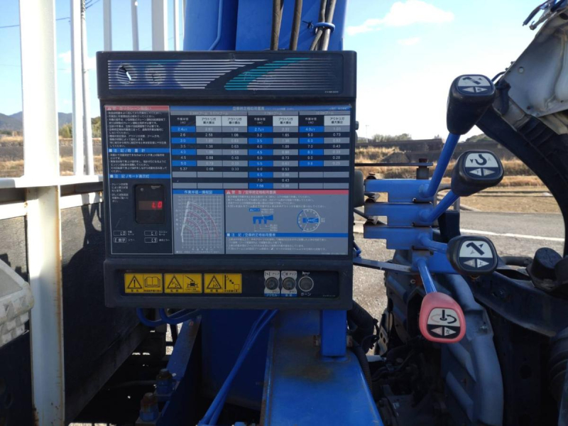 日野自動車レンジャー 4tユニック 4段クレーン ラジコン有り|中古トラックの販売・買取・査定のアイナビ