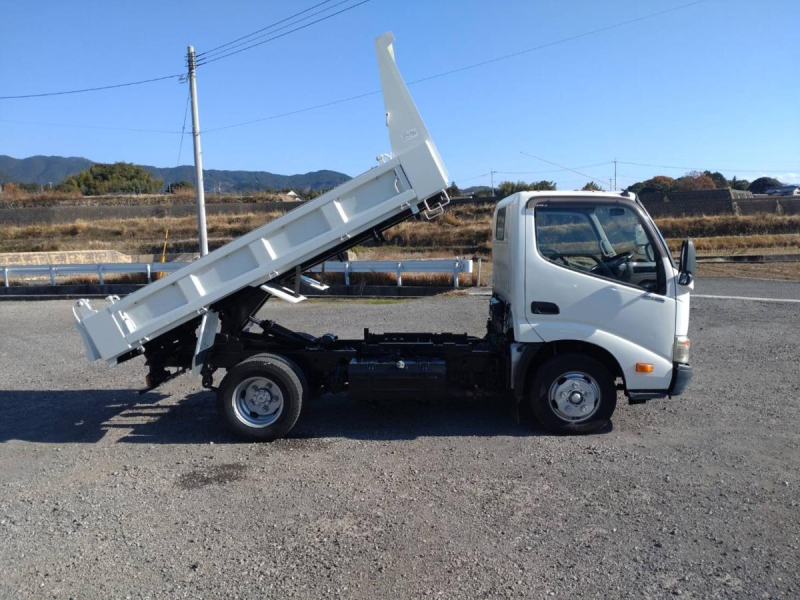 日野自動車デュトロ 2tダンプ 全低床 オートマ車|中古トラックの販売・買取・査定のアイナビ