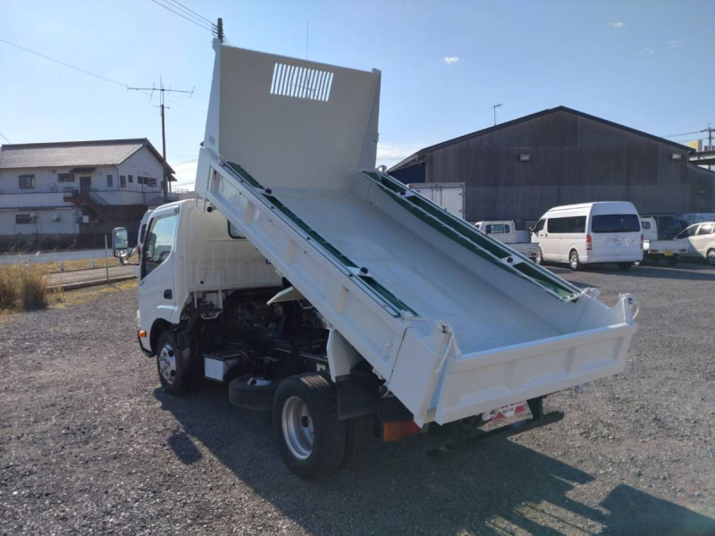 日野自動車デュトロ 2tダンプ 全低床 オートマ車|中古トラックの販売・買取・査定のアイナビ