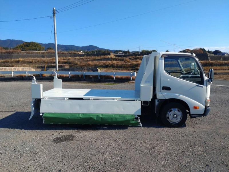 日野自動車デュトロ 2tダンプ 全低床 オートマ車|中古トラックの販売・買取・査定のアイナビ