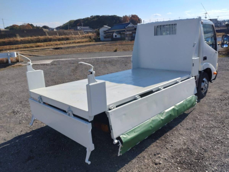 日野自動車デュトロ 2tダンプ 全低床 オートマ車|中古トラックの販売・買取・査定のアイナビ