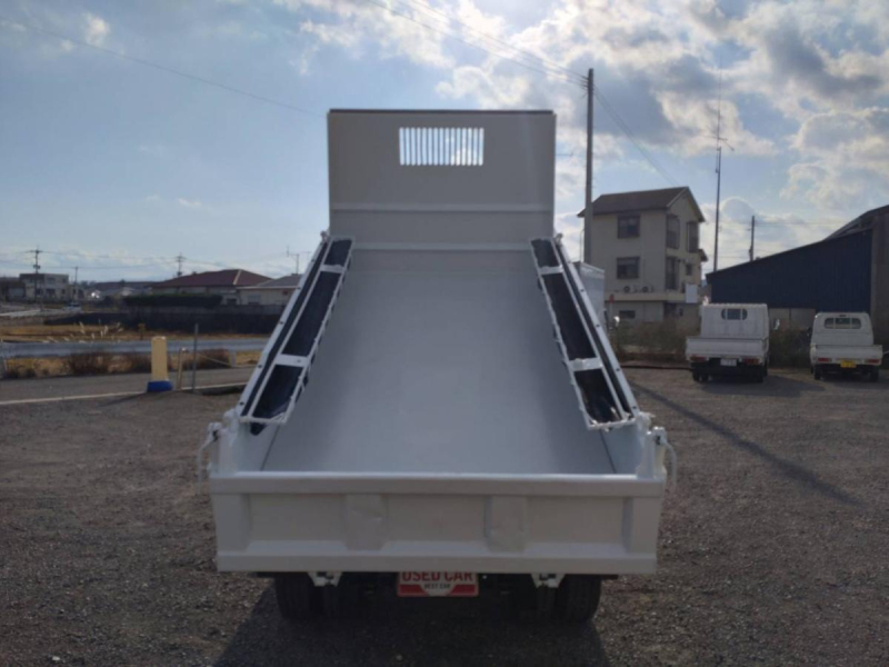 いすゞエルフ 3tダンプ オートマ車 積載量3000kgコボレーン|中古トラックの販売・買取・査定のアイナビ