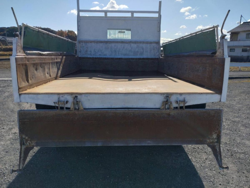 いすゞフォワード 4tダンプ コボレーン 坂道発進補助装置|中古トラックの販売・買取・査定のアイナビ