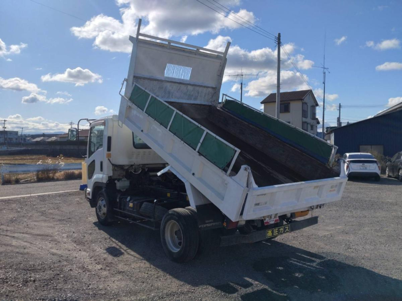 いすゞフォワード 4tダンプ コボレーン 坂道発進補助装置|中古トラックの販売・買取・査定のアイナビ