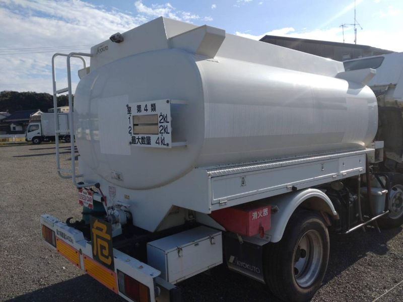 いすゞエルフ タンクローリー 2層4KL 消防書類有り AT車|中古トラックの販売・買取・査定のアイナビ