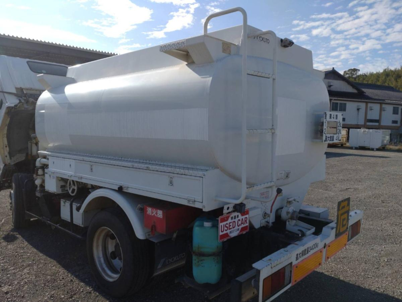 いすゞエルフ タンクローリー 2層4KL 消防書類有り AT車|中古トラックの販売・買取・査定のアイナビ