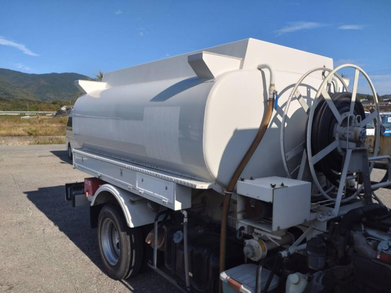 いすゞエルフ タンクローリー 2層4KL 消防書類有り AT車|中古トラックの販売・買取・査定のアイナビ