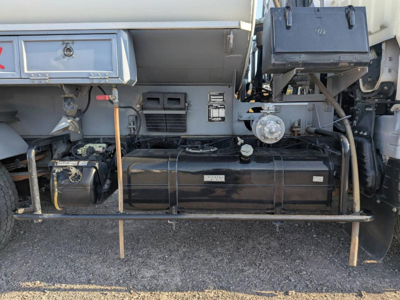 三菱ふそうキャンター タンクローリー前後ホースリール|中古トラックの販売・買取・査定のアイナビ