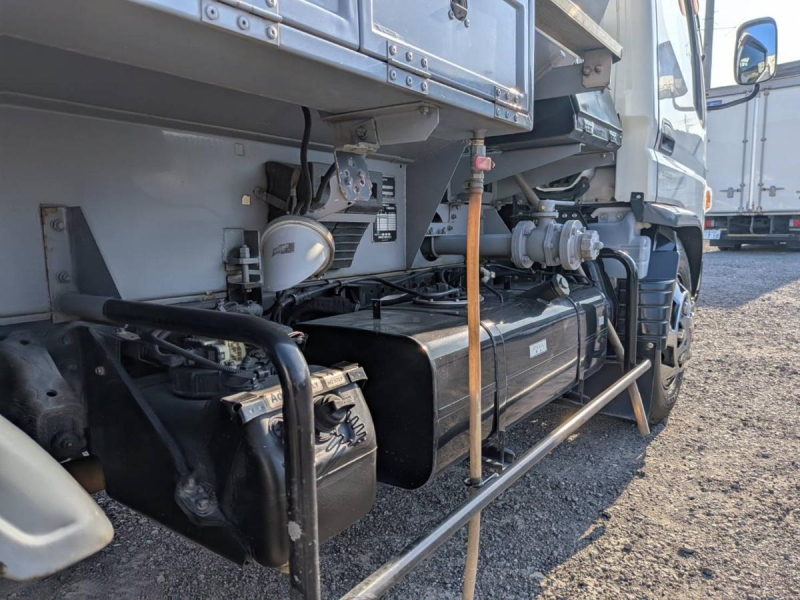 三菱ふそうキャンター タンクローリー前後ホースリール|中古トラックの販売・買取・査定のアイナビ