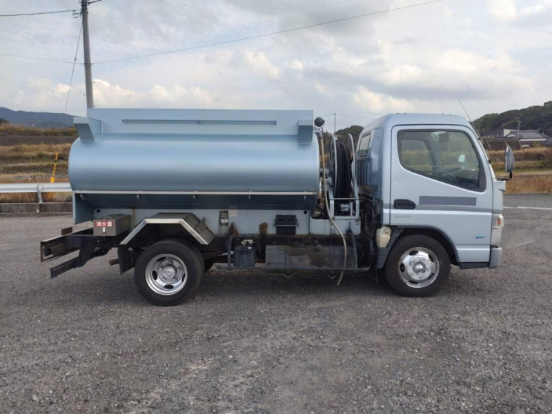 日産アトラス タンクローリー 2層3.75KL 消防書類有り|中古トラックの販売・買取・査定のアイナビ