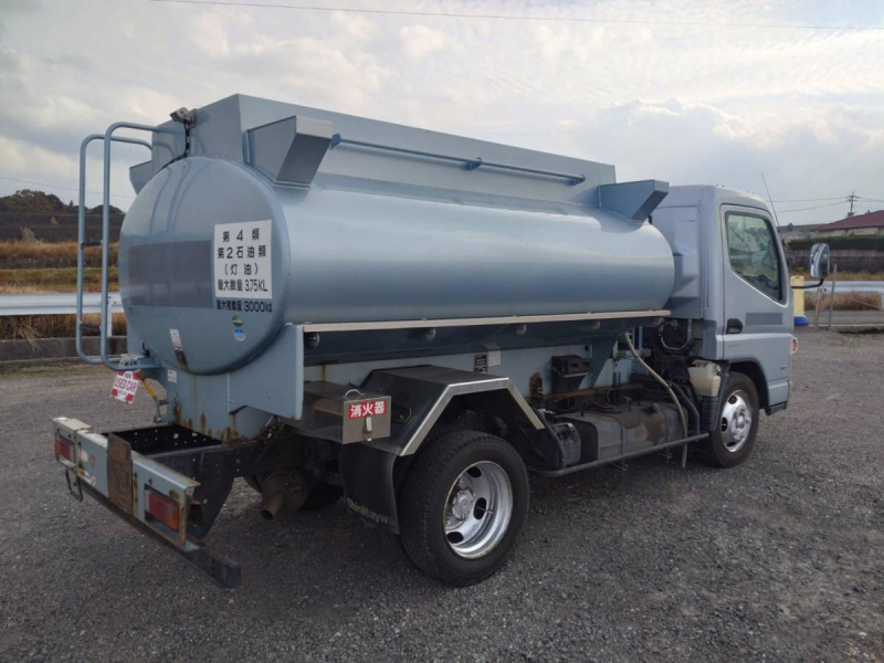 日産アトラス タンクローリー 2層3.75KL 消防書類有り|中古トラックの販売・買取・査定のアイナビ