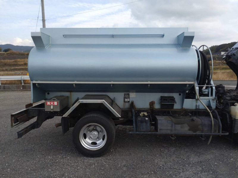 日産アトラス タンクローリー 2層3.75KL 消防書類有り|中古トラックの販売・買取・査定のアイナビ