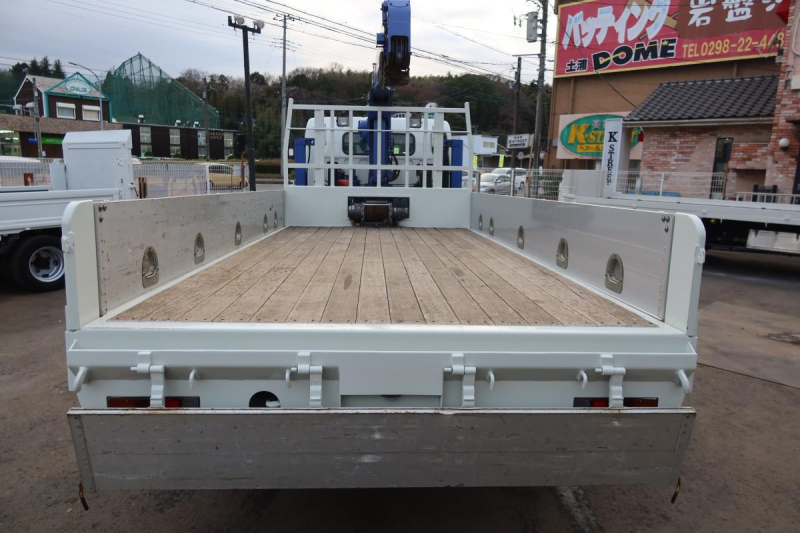 ワイド超ロング3段クレーンラジコン付きセルフ|中古トラックの販売・買取・査定のアイナビ