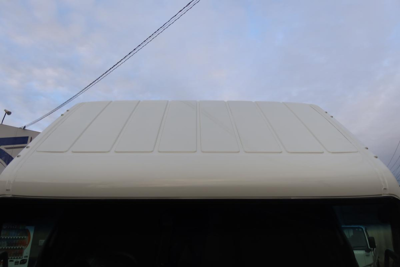 ワイド超ロング3段クレーンラジコン付きセルフ|中古トラックの販売・買取・査定のアイナビ