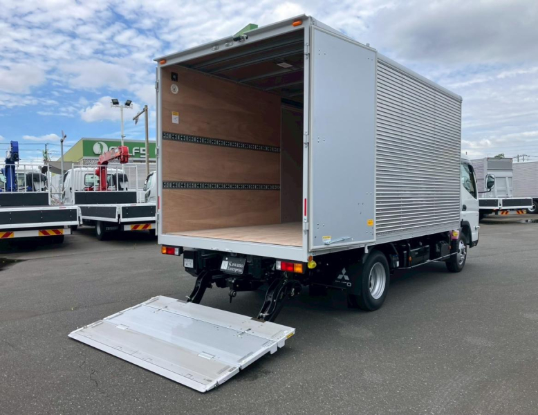 ☆未使用車 ワイド/ロング 格納パワーゲート ラッシング2段|中古トラックの販売・買取・査定のアイナビ