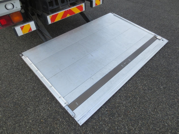 いすゞフォワードドライバンゲート付|中古トラックの販売・買取・査定のアイナビ