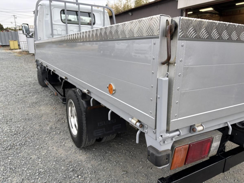 ★★エルフ ワイドロング 3トン 荷台張替え済み★★|中古トラックの販売・買取・査定のアイナビ