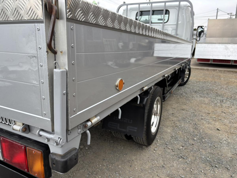 ★★エルフ ワイドロング 3トン 荷台張替え済み★★|中古トラックの販売・買取・査定のアイナビ