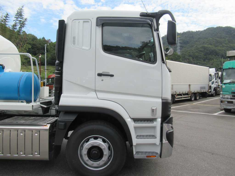 カヤバ ドラム容量8.7立米 最大混合容量4.4立米 電動カバー|中古トラックの販売・買取・査定のアイナビ