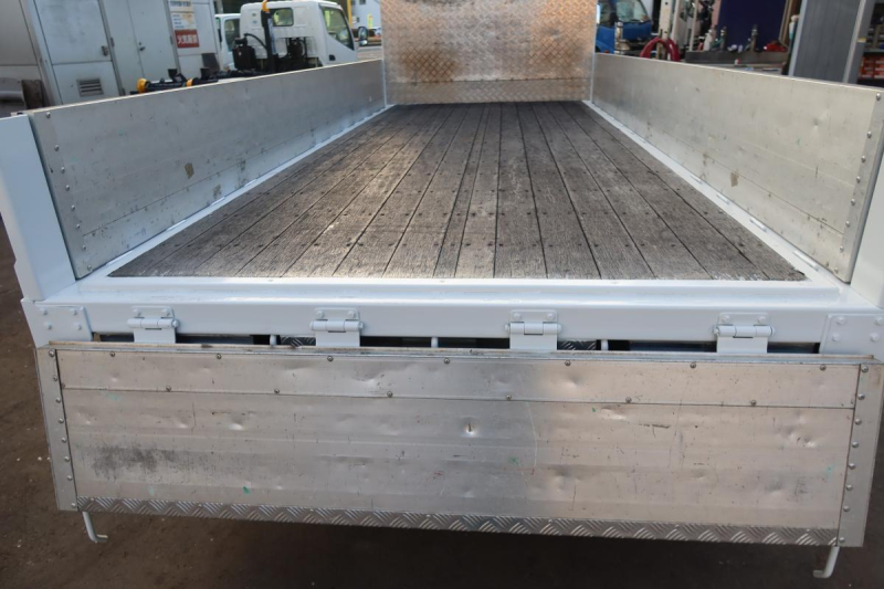 標準ロング平ボディー アルミブロック 積載3000kg|中古トラックの販売・買取・査定のアイナビ