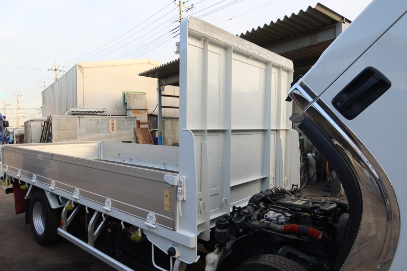 標準ロング平ボディー アルミブロック 積載3000kg|中古トラックの販売・買取・査定のアイナビ