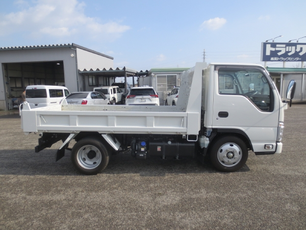 いすゞエルフフルフラットローダンプ|中古トラックの販売・買取・査定のアイナビ