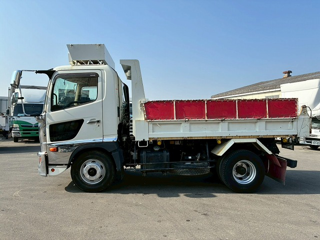 保証対象車両ショートキャブベッドレス新明和工業強化ダンプ|中古トラックの販売・買取・査定のアイナビ