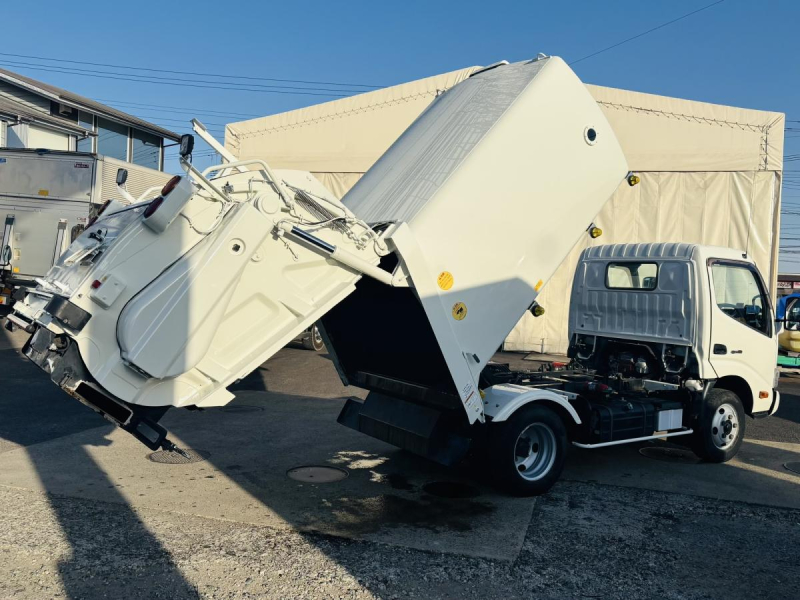 標準幅 巻き込みパッカー車 極東製5.1立米 積載2000kg|中古トラックの販売・買取・査定のアイナビ