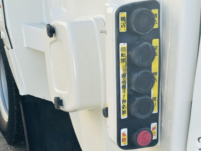 標準幅 巻き込みパッカー車 極東製5.1立米 積載2000kg|中古トラックの販売・買取・査定のアイナビ