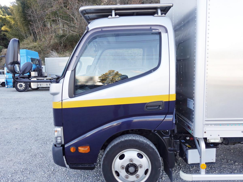 総重量4965kg積載1750kgパネルバン|中古トラックの販売・買取・査定のアイナビ