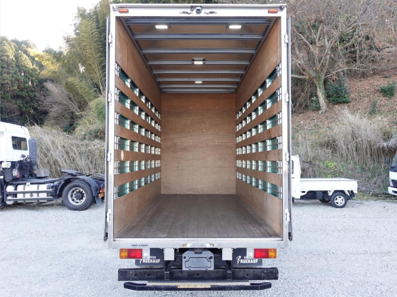 総重量4965kg積載1750kgパネルバン|中古トラックの販売・買取・査定のアイナビ