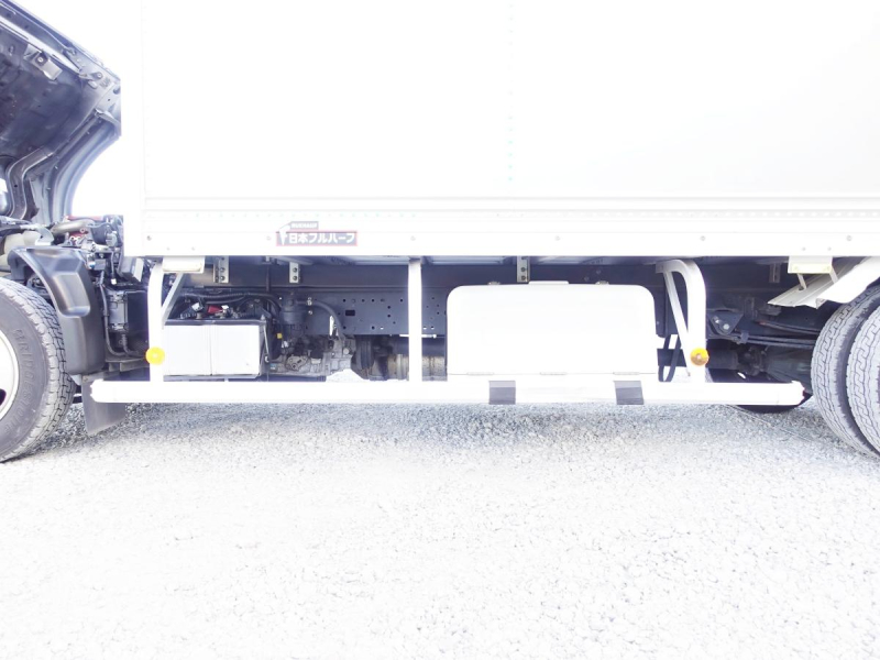 総重量4965kg積載1750kgパネルバン|中古トラックの販売・買取・査定のアイナビ