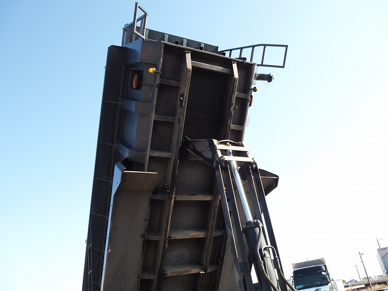 いすゞフォワード汚泥ダンプ汚泥タンクステンレス張り|中古トラックの販売・買取・査定のアイナビ