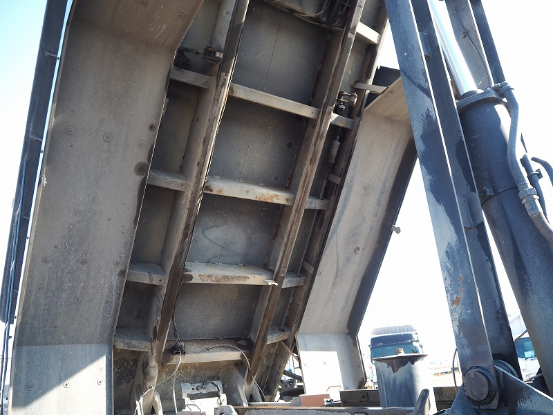 いすゞフォワード汚泥ダンプ汚泥タンクステンレス張り|中古トラックの販売・買取・査定のアイナビ