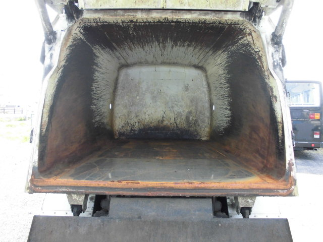 4T パッカー車 回転式 ダンプ式 塵芥車 ごみ収集車|中古トラックの販売・買取・査定のアイナビ