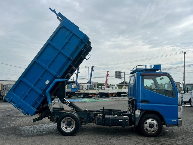 新明和製・4立米★4ナンバー★リア観音扉★5速MT・土砂禁ダンプ|中古トラックの販売・買取・査定のアイナビ