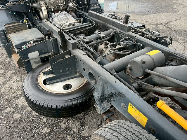 新明和製・4立米★4ナンバー★リア観音扉★5速MT・土砂禁ダンプ|中古トラックの販売・買取・査定のアイナビ