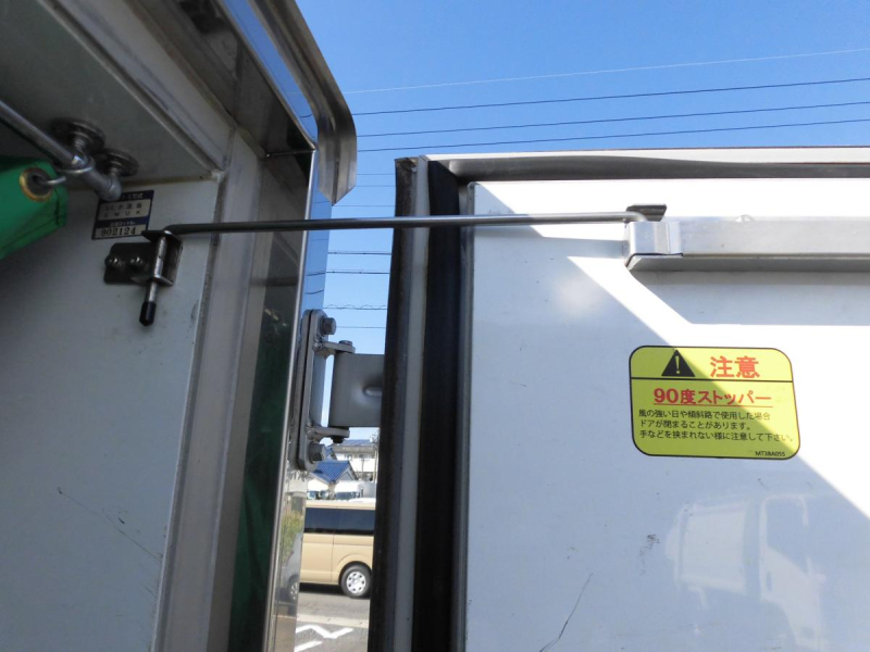 R1年クリッパーAT 低温式-30°設定 左SD|中古トラックの販売・買取・査定のアイナビ