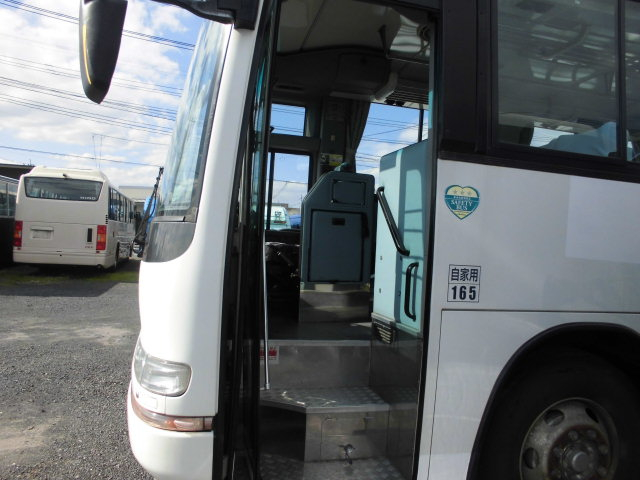 66人乗り 57席 大型バス 自動ドア リクライニングシート|中古トラックの販売・買取・査定のアイナビ