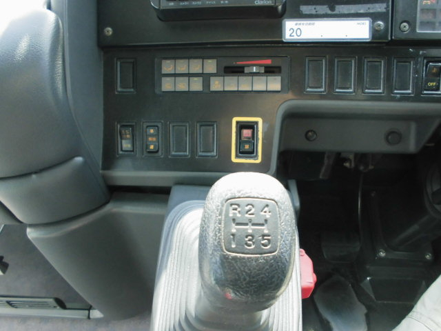 66人乗り 57席 大型バス 自動ドア リクライニングシート|中古トラックの販売・買取・査定のアイナビ