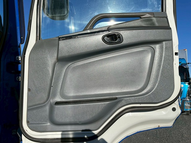 ハイルーフ★第5輪:10トン★420馬力★E尺★中間尺★7速MT|中古トラックの販売・買取・査定のアイナビ