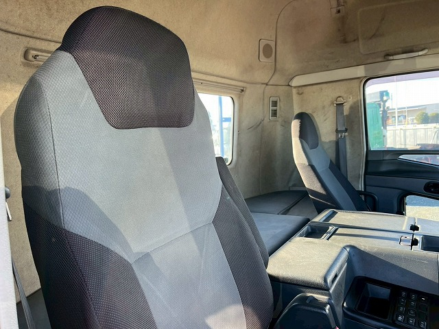 ハイルーフ★第5輪:10トン★420馬力★E尺★中間尺★7速MT|中古トラックの販売・買取・査定のアイナビ