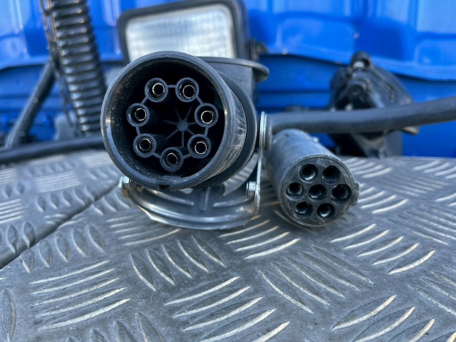 ハイルーフ★第5輪:10トン★420馬力★E尺★中間尺★7速MT|中古トラックの販売・買取・査定のアイナビ